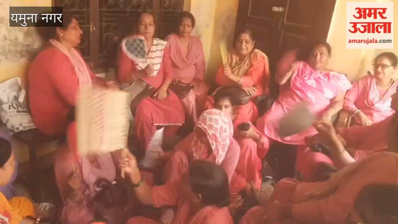 Yamunanagar: Anganwadi workers stage a protest against the GPS system, demanding government employee status.