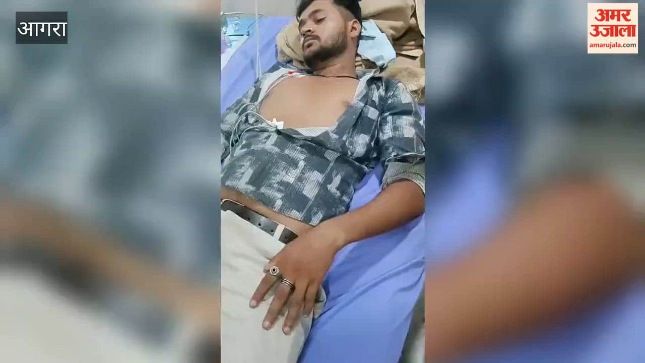 Snake hidden in blanket bites siblings; 10-year-old girl dies.