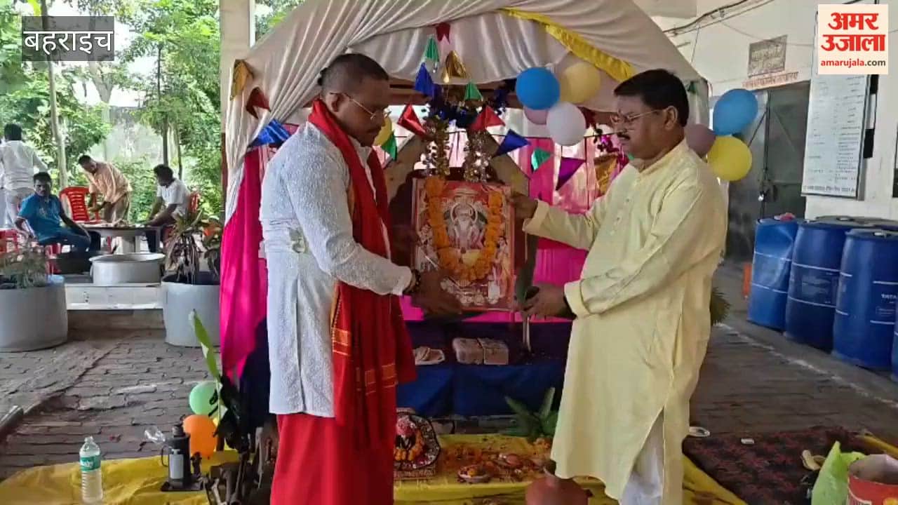 बहराइच के रुपईडीहा रोडवेज बस स्टैंड कार्यशाला में मनाई गई विश्वकर्मा जयंती