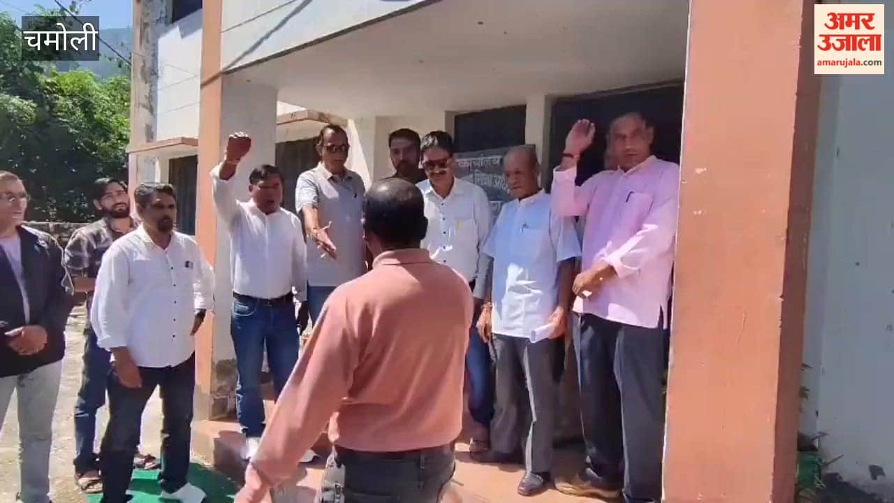 Karnaprayag: Six-hour lockout at the BEO office over teachers' demands