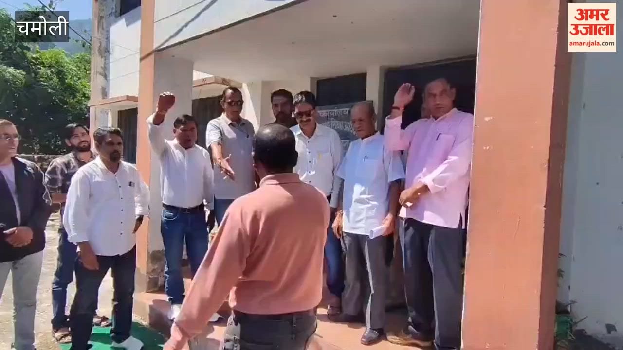 Karnaprayag: Six-hour lockout at the BEO office over teachers' demands