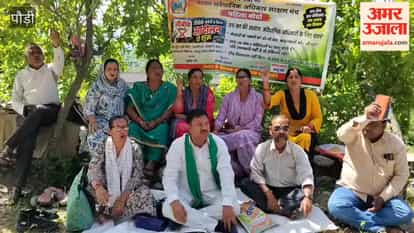 Srinagar: 12th day of the women's indefinite sit-in; 'Bharat Samvaidhanik Adhikar Sanrakshan Manch' extends support.