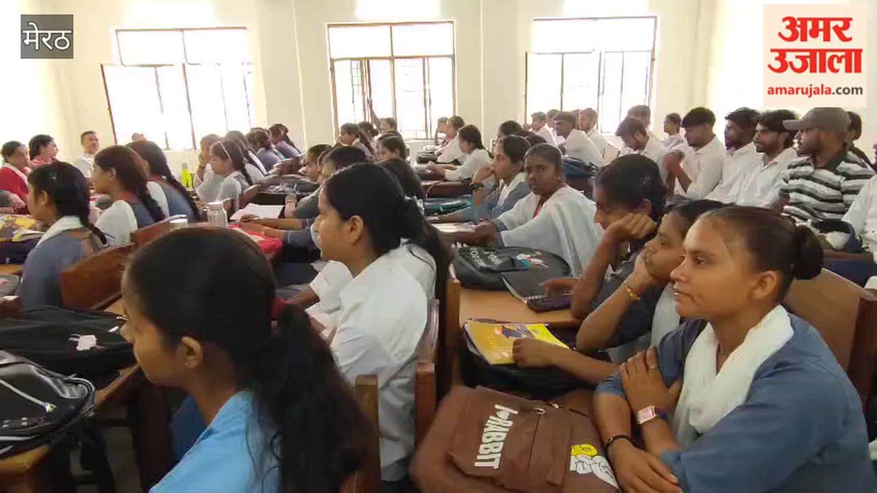 Meerut: A discussion on the theme ‘The Story of Change’ was held at Hastinapur Government College.