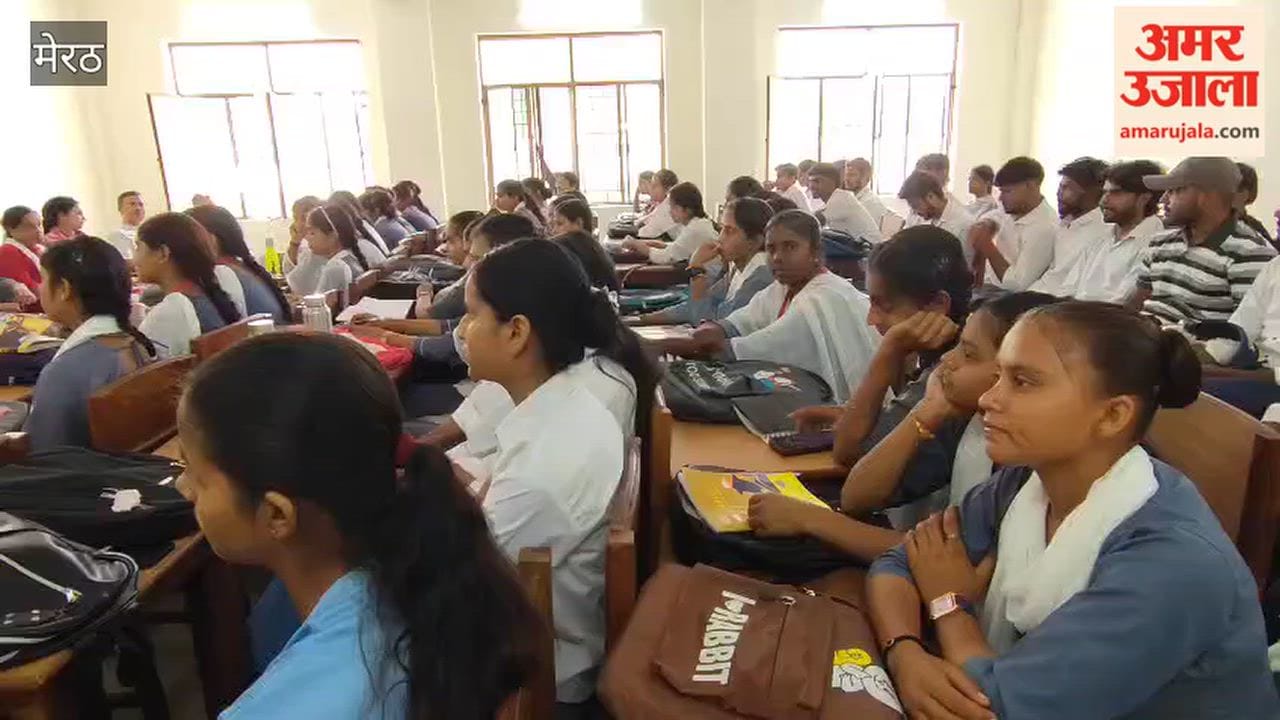 Meerut: A discussion on the theme ‘The Story of Change’ was held at Hastinapur Government College.