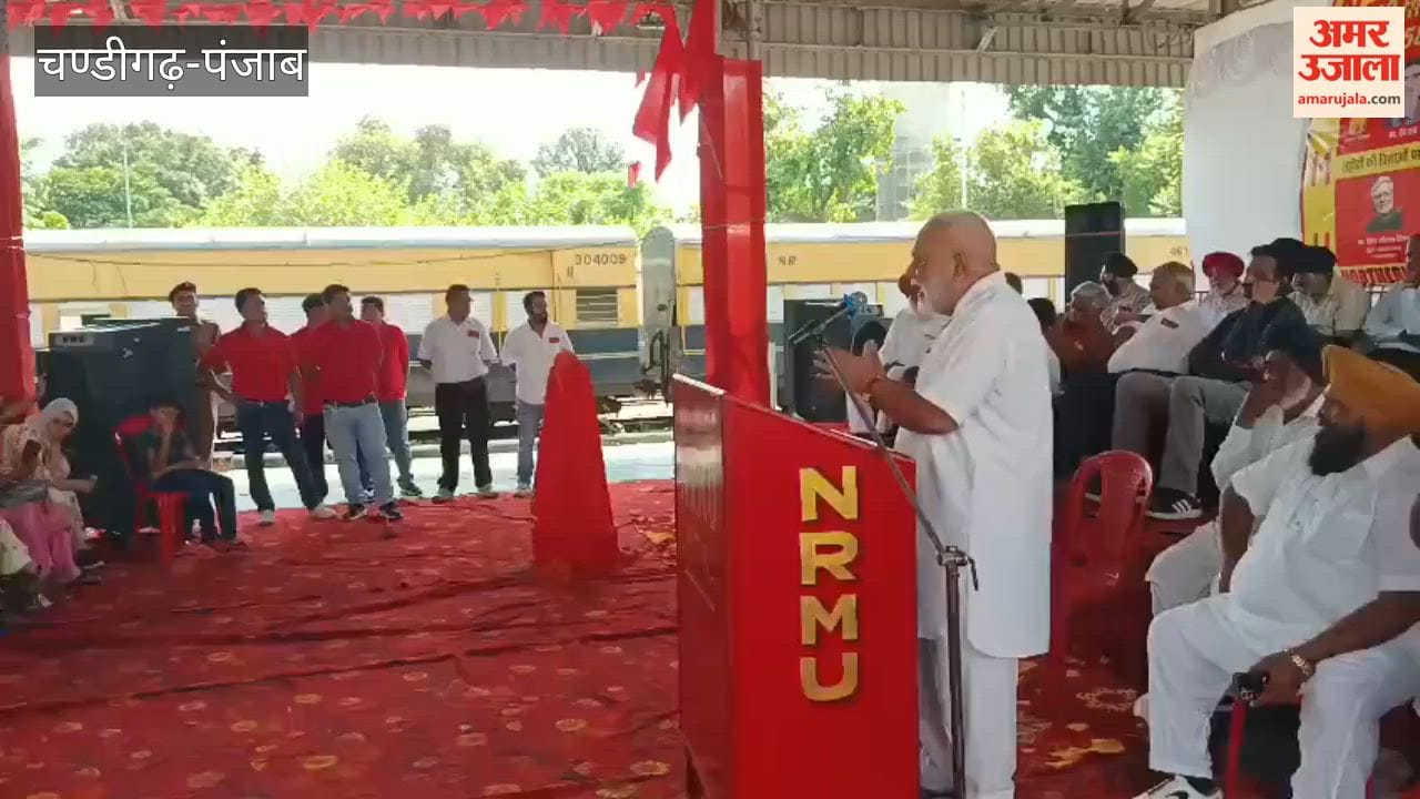 Tribute paid to railway martyrs.