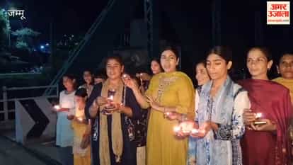 BJP workers in Bani celebrated Prime Minister Modi's birthday by lighting lamps.