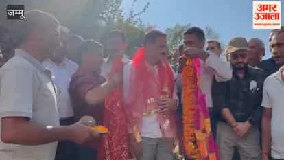 MLA Balwant Singh Mankotia today started the reconstruction work of Dhakdu-Ossu bridge.