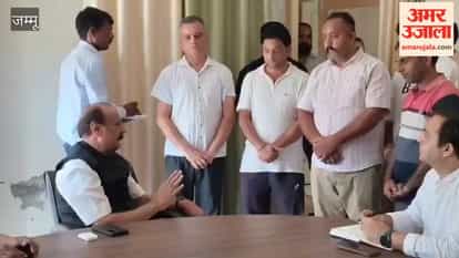 MLA Salathia's meeting with PHE officials and staff.