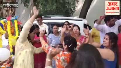 Residents of Faridabad's Sector-21 Maitri Block performed the Ganesh Visarjan with great enthusiasm