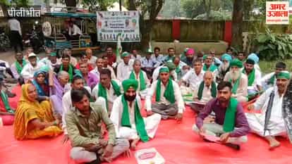 Farmers in Pilibhit staged a protest, demanding improvements in fertilizer supply electricity and roads