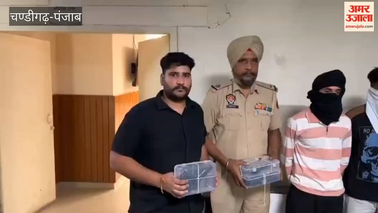 Two smugglers arrested with heroin worth ₹40 crore.