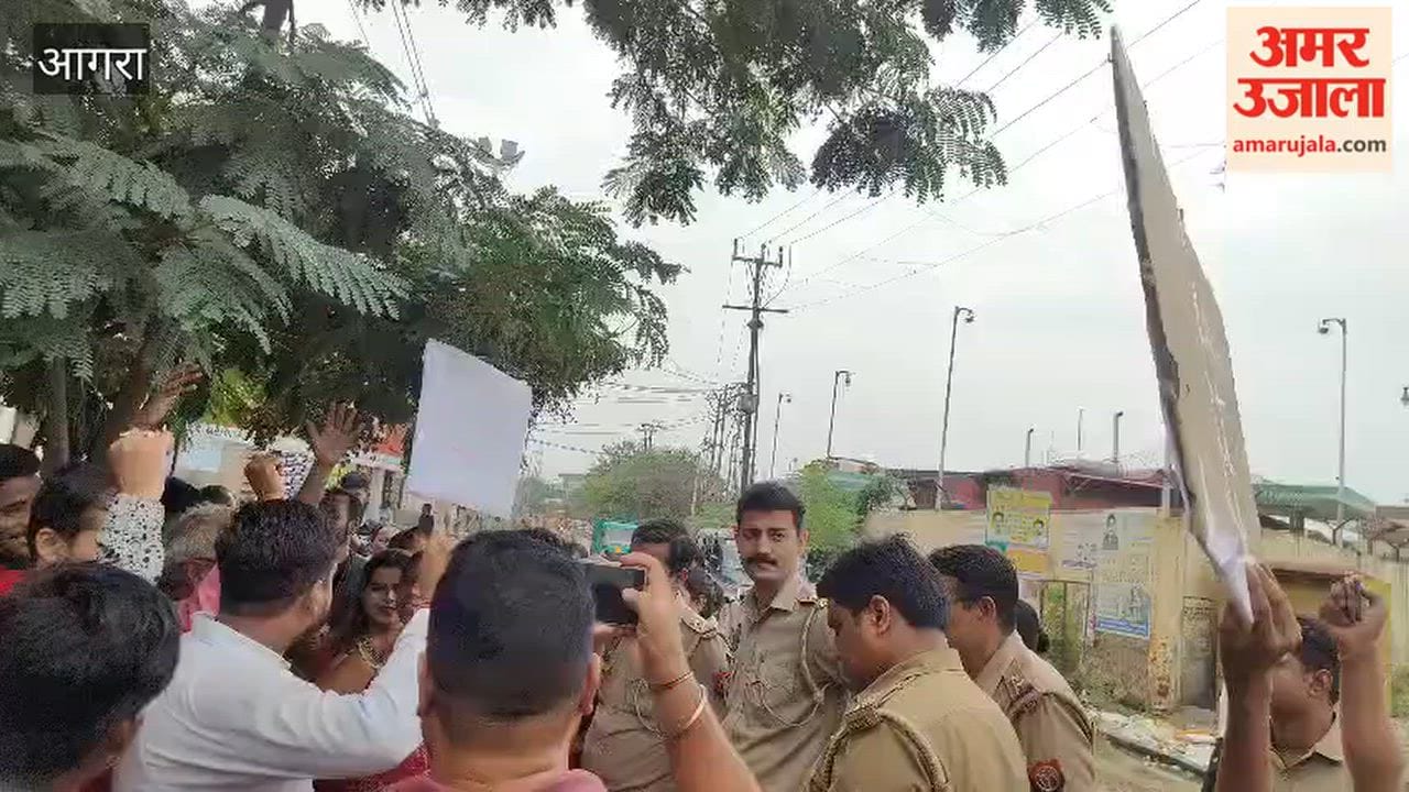 Karni Sena Protests Against UGC in Agra, Women Raise Slogans and Block Road