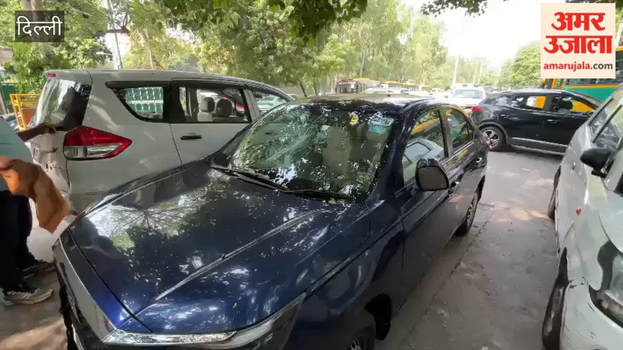 speeding car hits bike in Delhi RK Puram