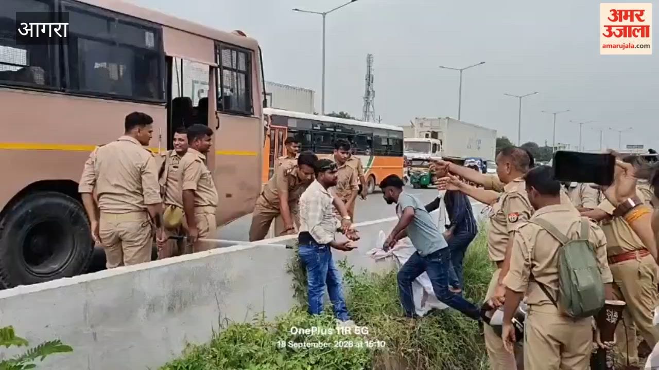 UGC Protest Tractor March Stopped in Etmadpur Protesters Stage Roadside Sit-In Leader Arrested