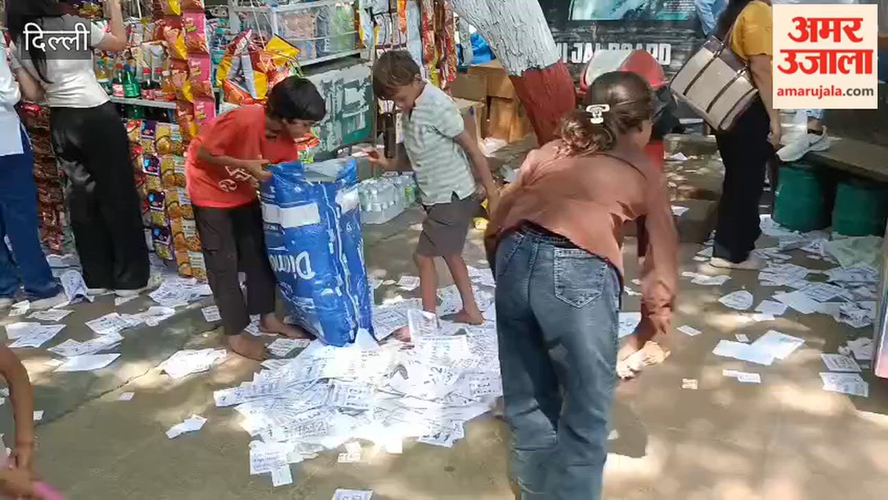 dusu election Children gathering leaflets scattered on road