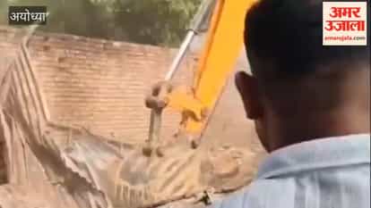 अयोध्या के तारुन में विरोध के बाद आखिरकार ग्राम सभा की जमीन से हटा अतिक्रमण