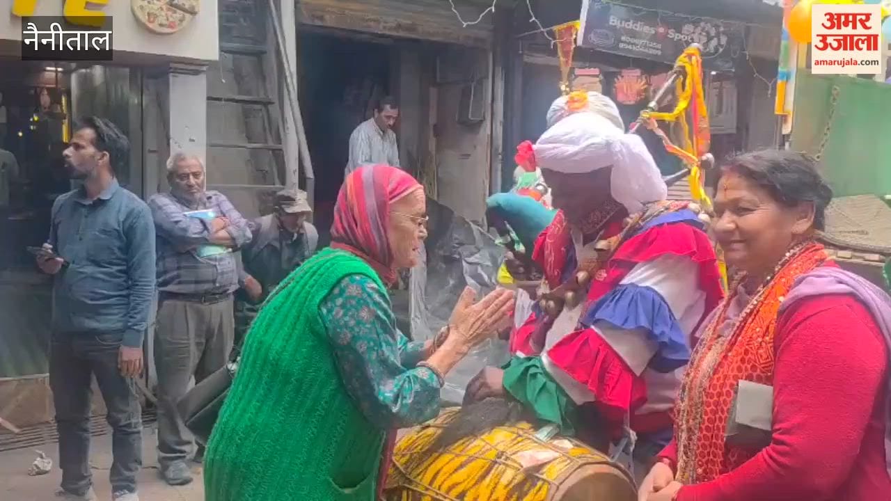 Devotees danced with joy during the Naiganesh Mahotsav procession