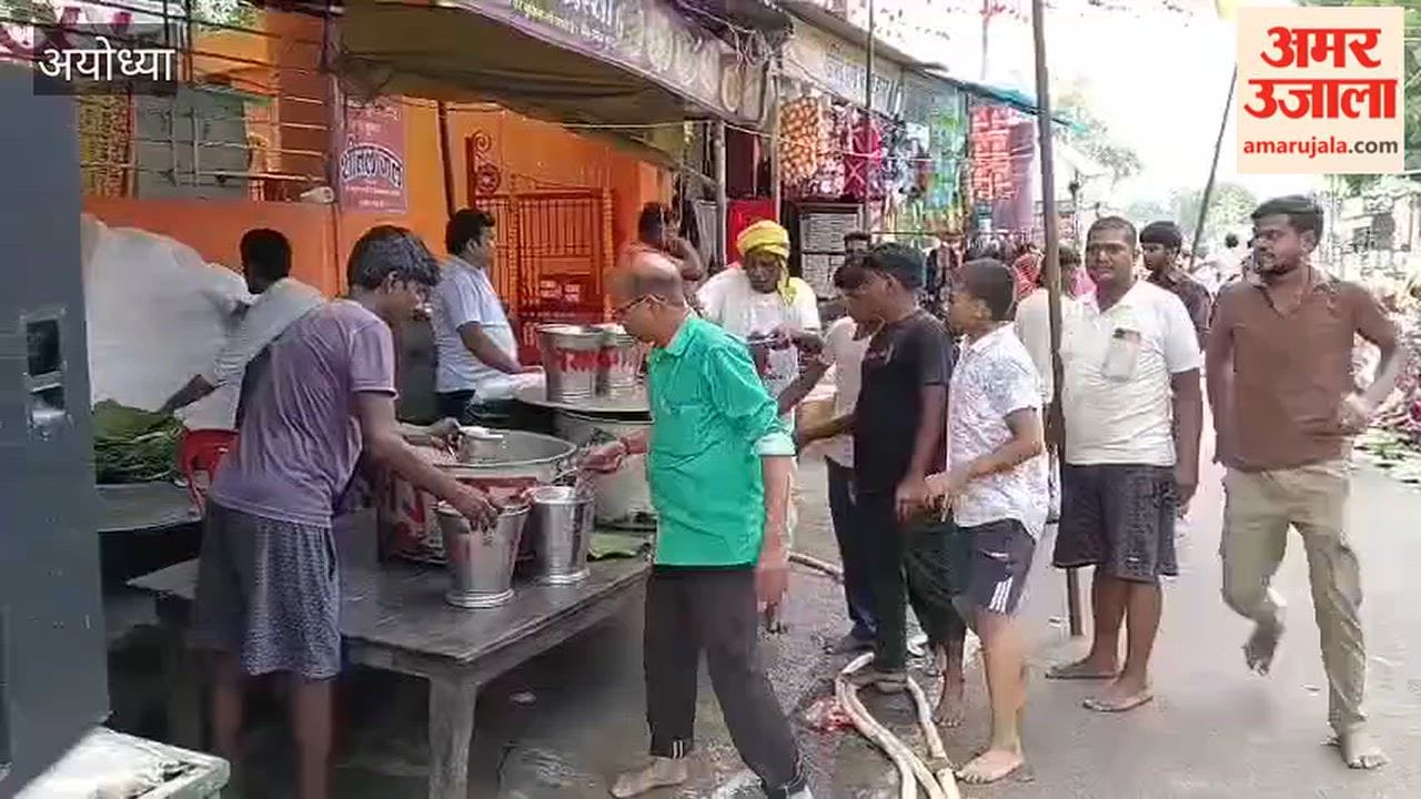 अयोध्या के मिल्कीपुर में जन्माष्टमी के बारहवें दिन हनुमानगढ़ी पर हुआ भंडारा