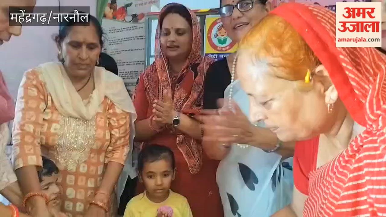 In Narnaul, a cake was cut to celebrate the birthdays of young girls Neha and Nitika, and nutritious food was served to women.