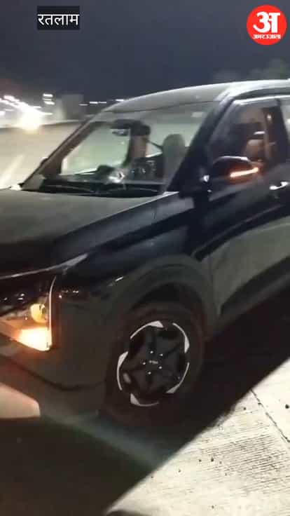 Delhi-Mumbai Expressway unsafe; miscreants pelt vehicles with stones again-car windows shattered