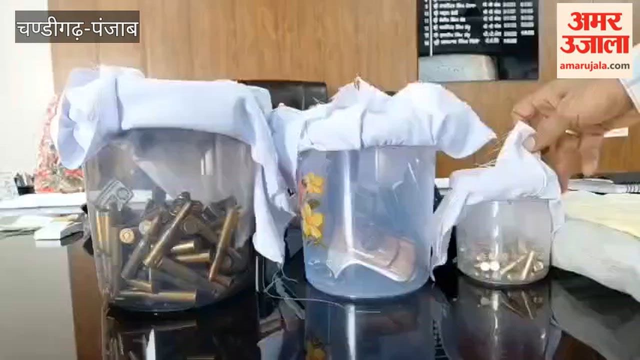 Zira Police recovered a large quantity of ammunition from a Fortuner; two accused absconding.