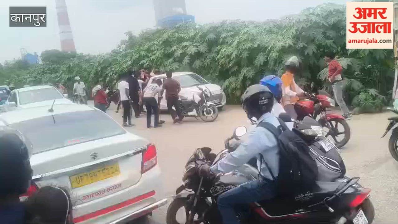 Kanpur: Motorbike-borne youths surround car and assault four traders