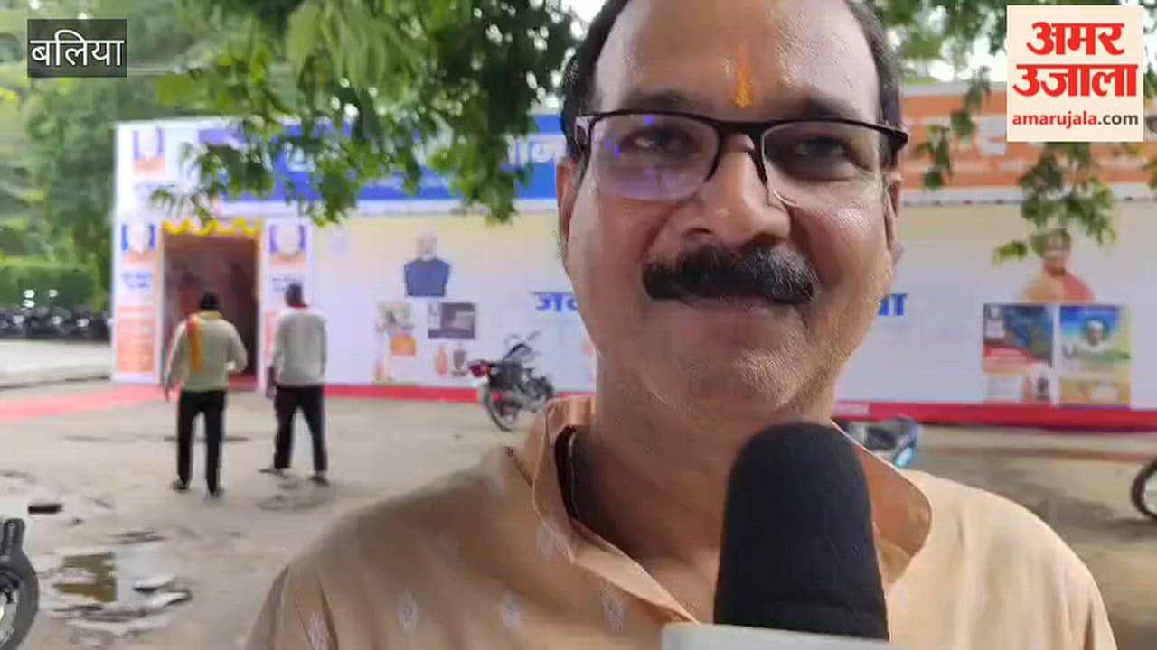 Non-teaching staff submitted a memorandum addressed to the CM—via the DM—regarding various demands