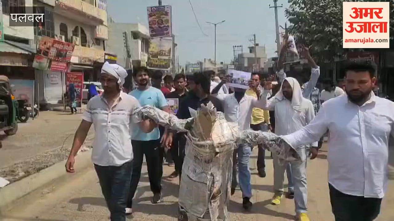 Youth Congress protests in Palwal over non-functional traffic lights