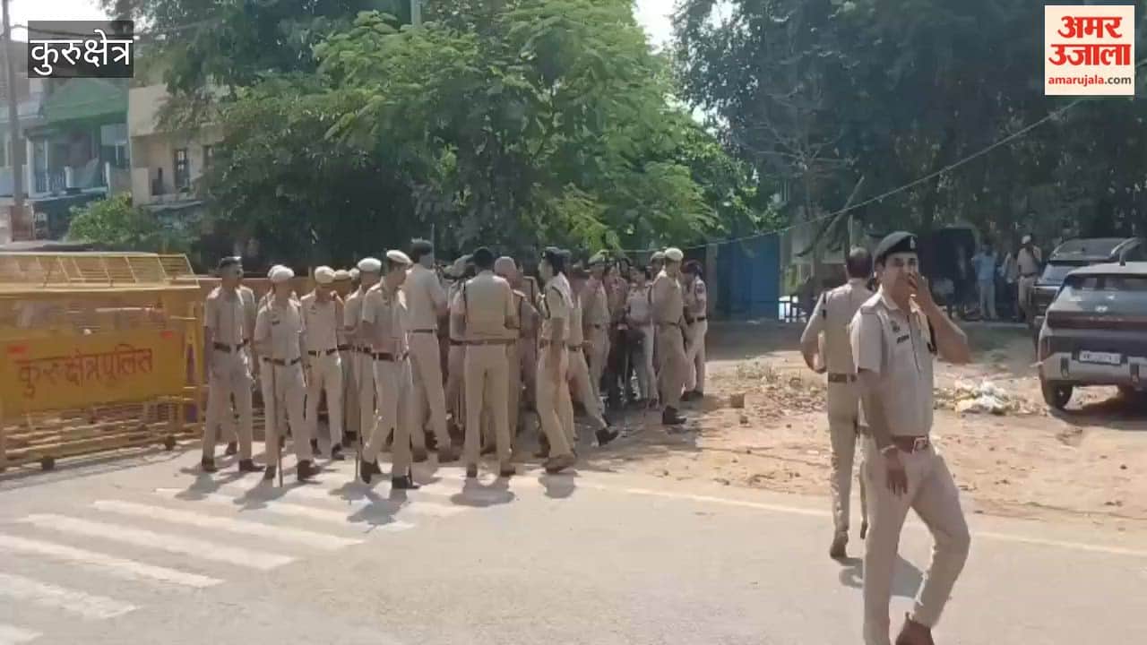 Farmers block road in Shahbad today due to non-start of government procurement of paddy in Kurukshetra