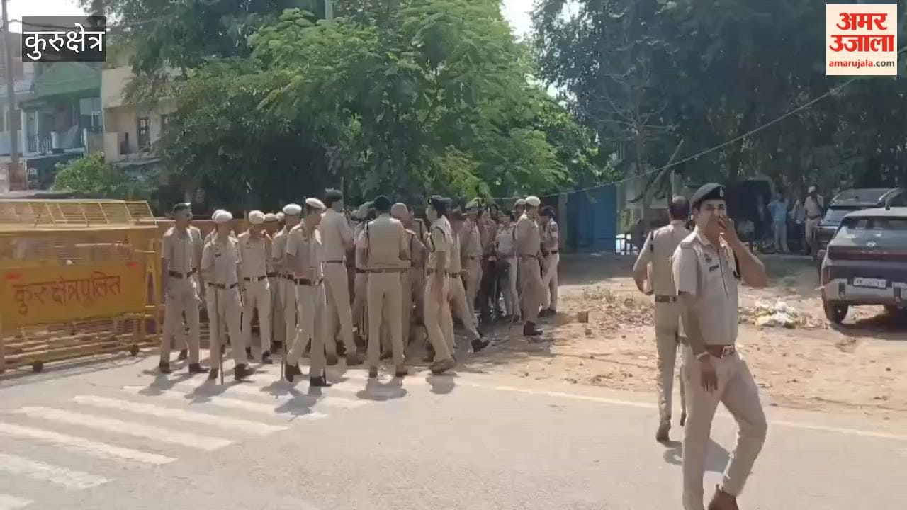 Farmers block road in Shahbad today due to non-start of government procurement of paddy in Kurukshetra