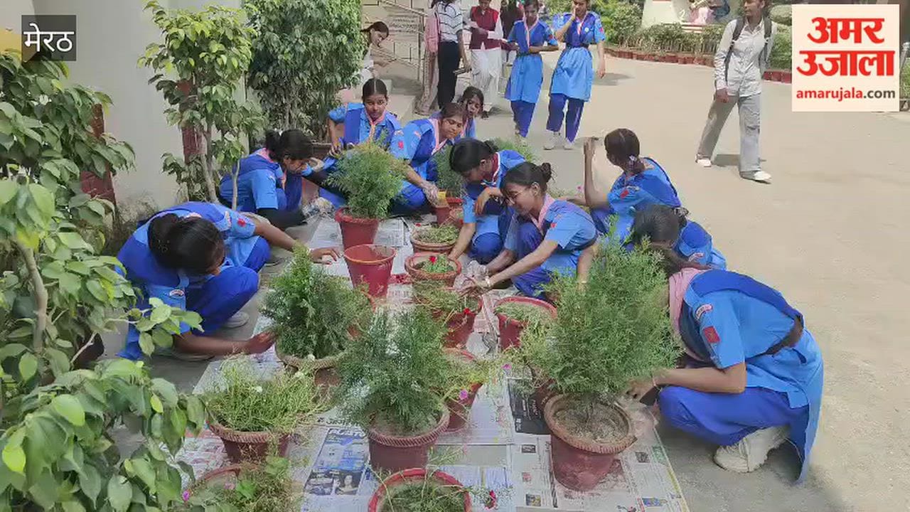 Students Beautify College Campus Through Shramdaan on World Peace Day
