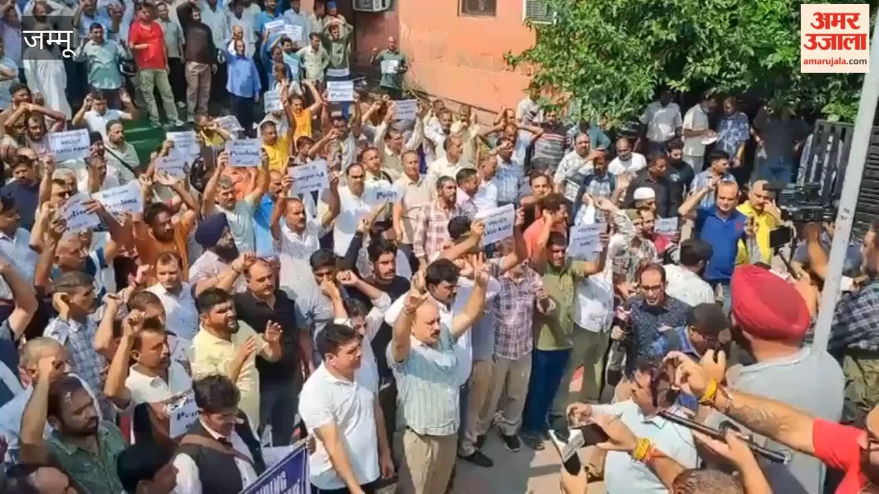 PHE daily wagers holds protest for their long pending demands at PHE office bc road.
