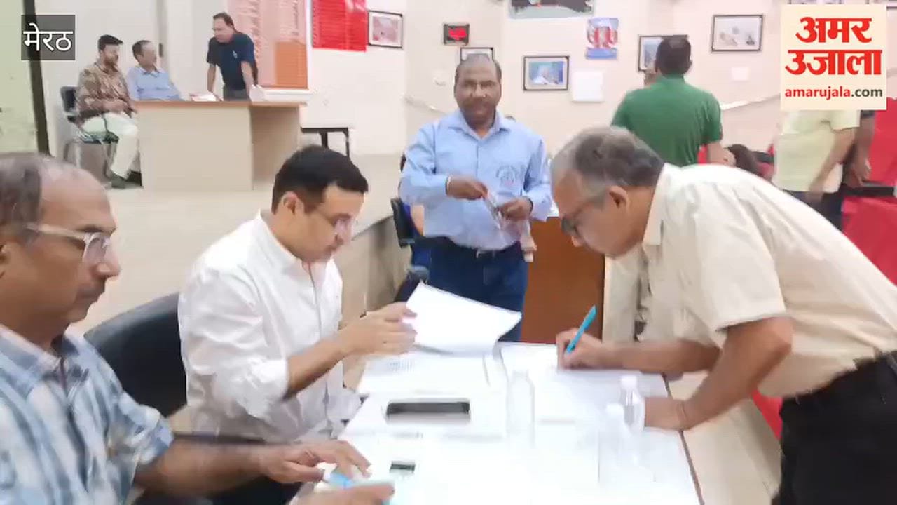 Meerut: Voting for the post of IMA President begins; enthusiasm visible among doctors.