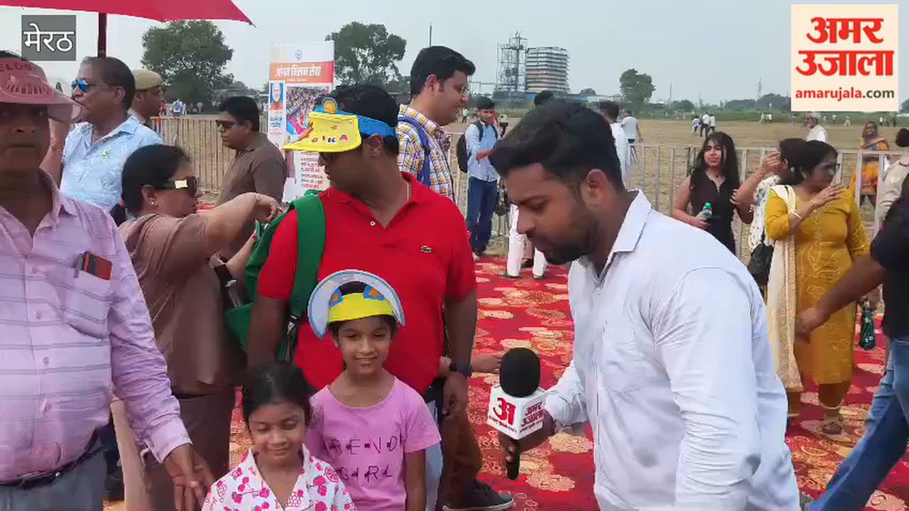 Meerut: Surya Kiran Aerobatic Team performs thrilling stunts; children chant "Bharat Mata Ki Jai."