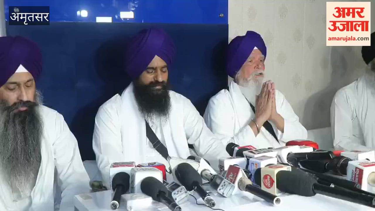 Amarjit Singh Chawla and Malkit Singh expelled from the Panth.