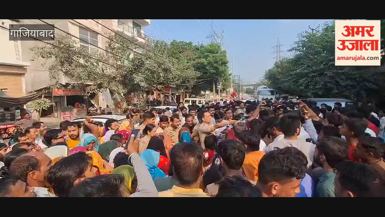 Ravli Road blocked following woman s death in Muradnagar
