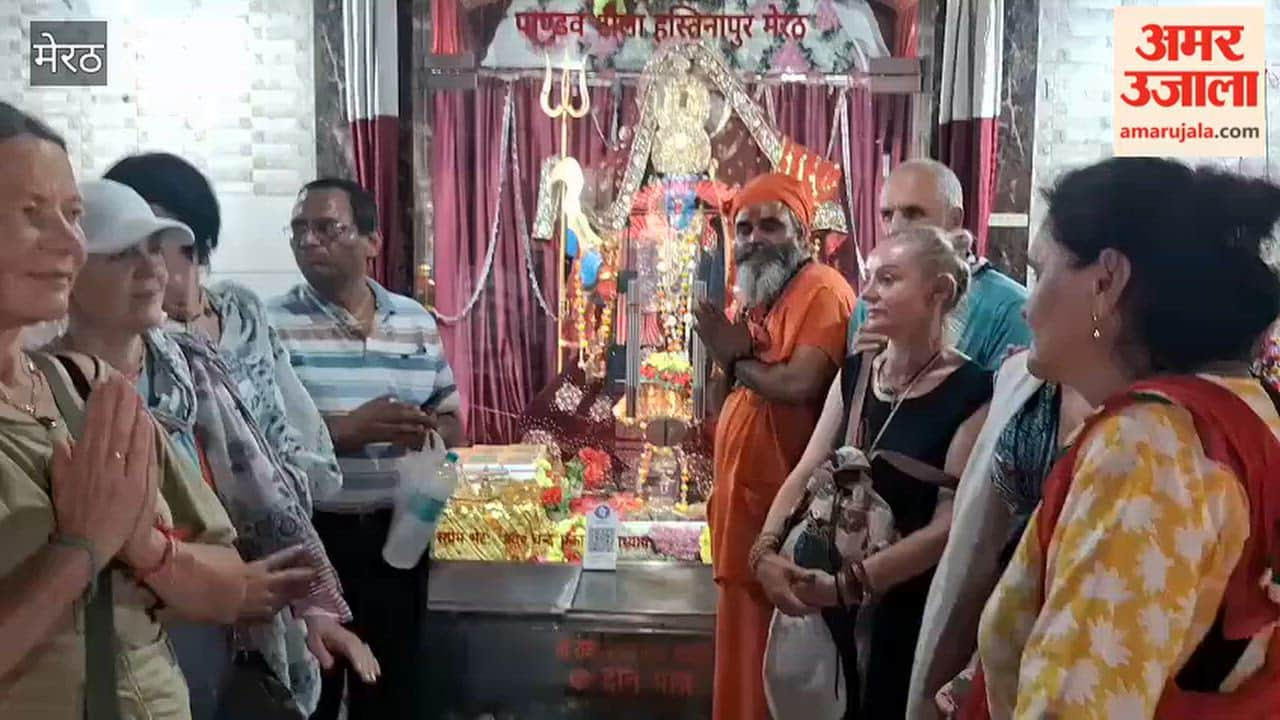 Meerut: Russian tourists visit Hastinapur, seek blessings at Jayanti Mata temple.