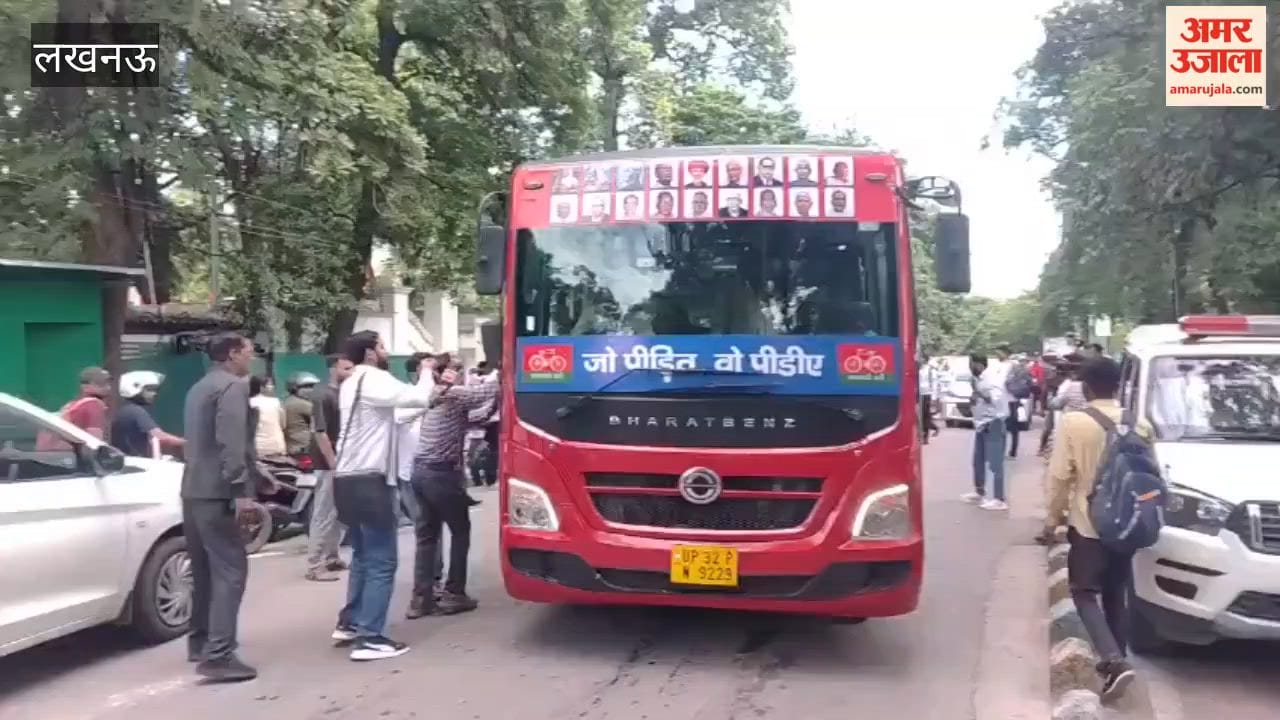 सपा मुखिया अखिलेश यादव का पीडीए रथ लखनऊ से रायबरेली के लिए रवाना