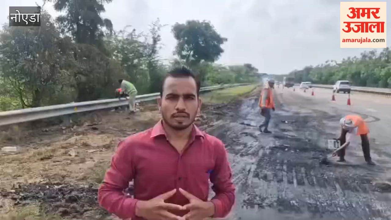 Greater Noida Fire Incident Bus removed from the accident site on Yamuna Expressway