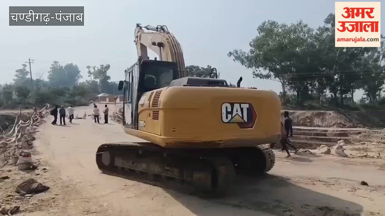 Temporary road collapses on Kotkapura Road in Faridkot; traffic halted.