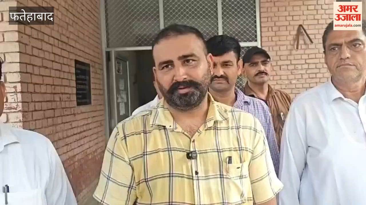 Patwari and an assistant were arrested red-handed while accepting a bribe of ₹1,500 in exchange for recording a land mutation in Ratia, Fatehabad