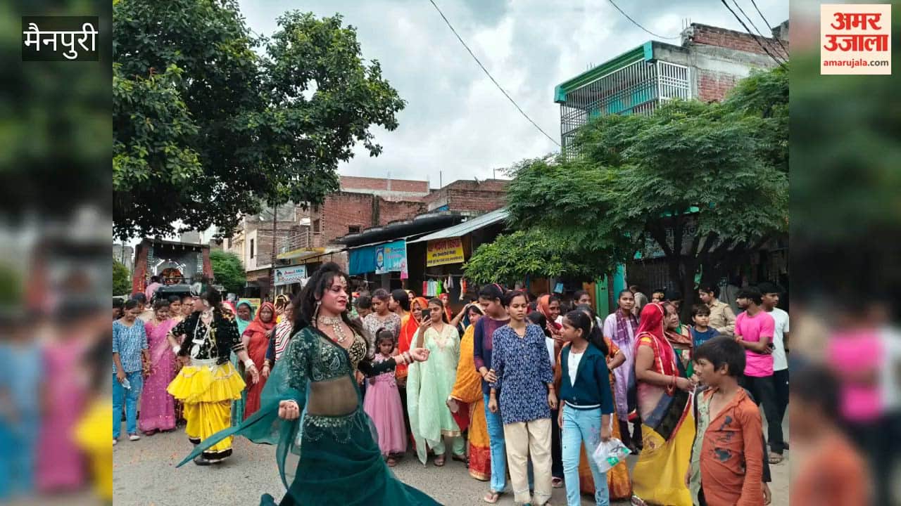 Ganesh Visarjan procession taken out with great fanfare and devotion; the town echoed with chants of 'Ganpati Bappa Morya'.