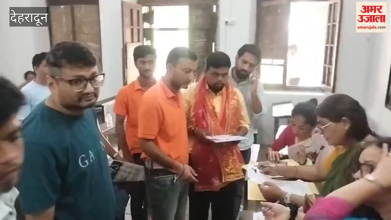 Candidates arrived at DAV College to file nominations for the student union elections