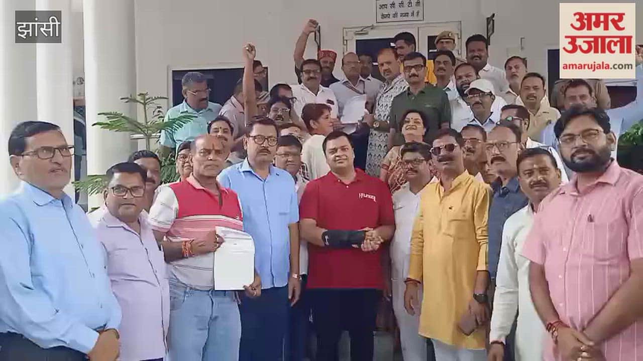 Traders' association submits memorandum protesting hike in UPI charges.