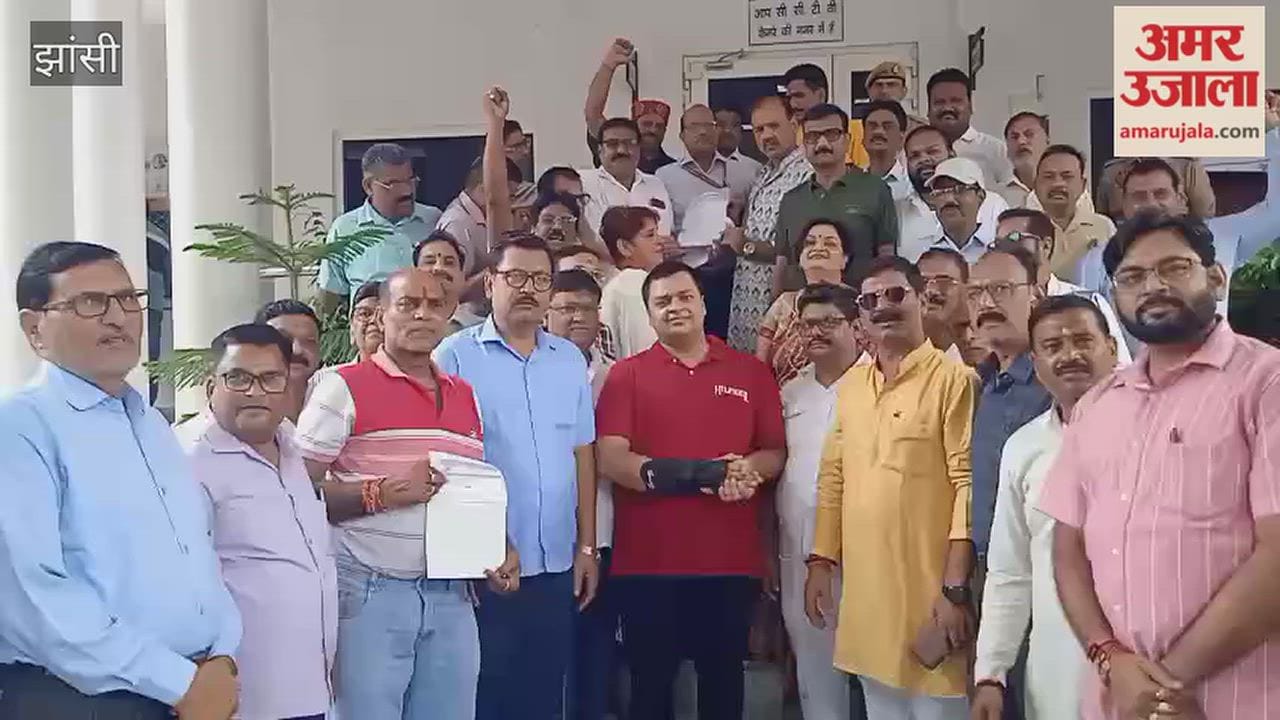 Traders' association submits memorandum protesting hike in UPI charges.