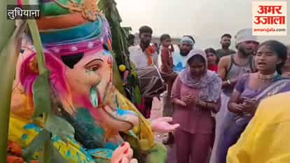 Ludhiana: Devotees immersed Ganpati idols in the Sutlej Canal