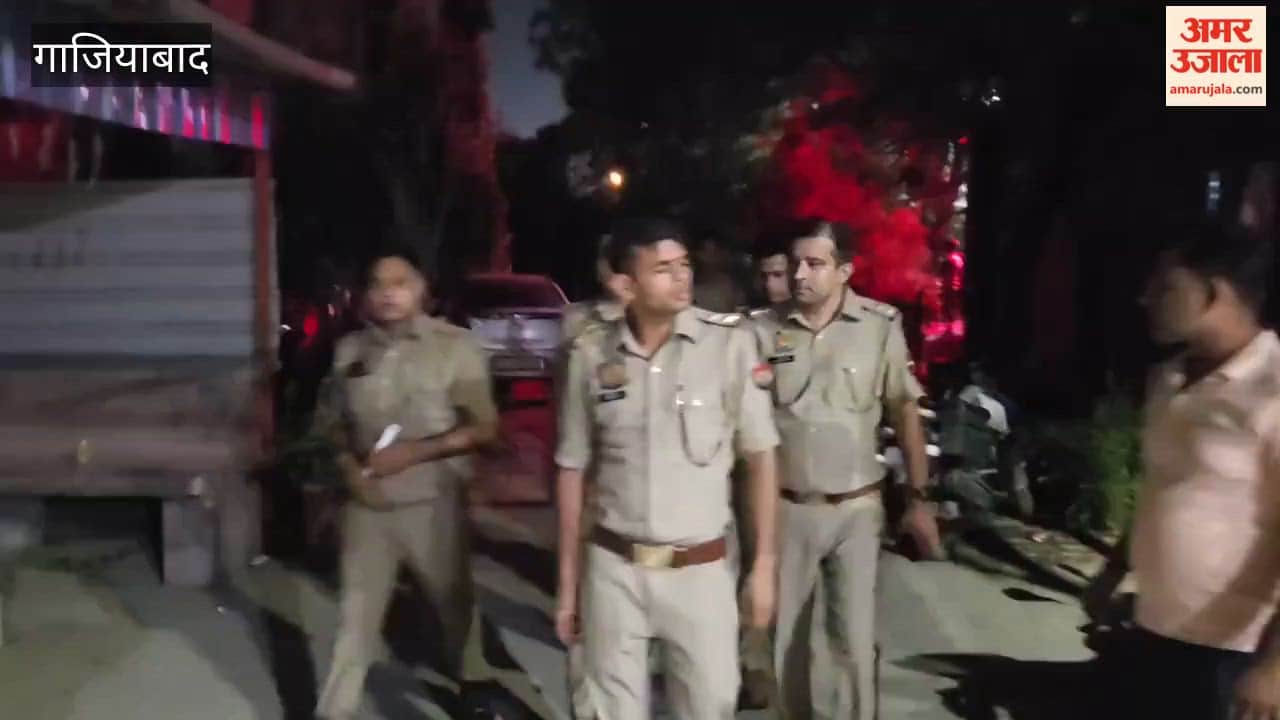 Youths on their way to immerse a Ganesh idol attacked people in Muradnagar; four injured