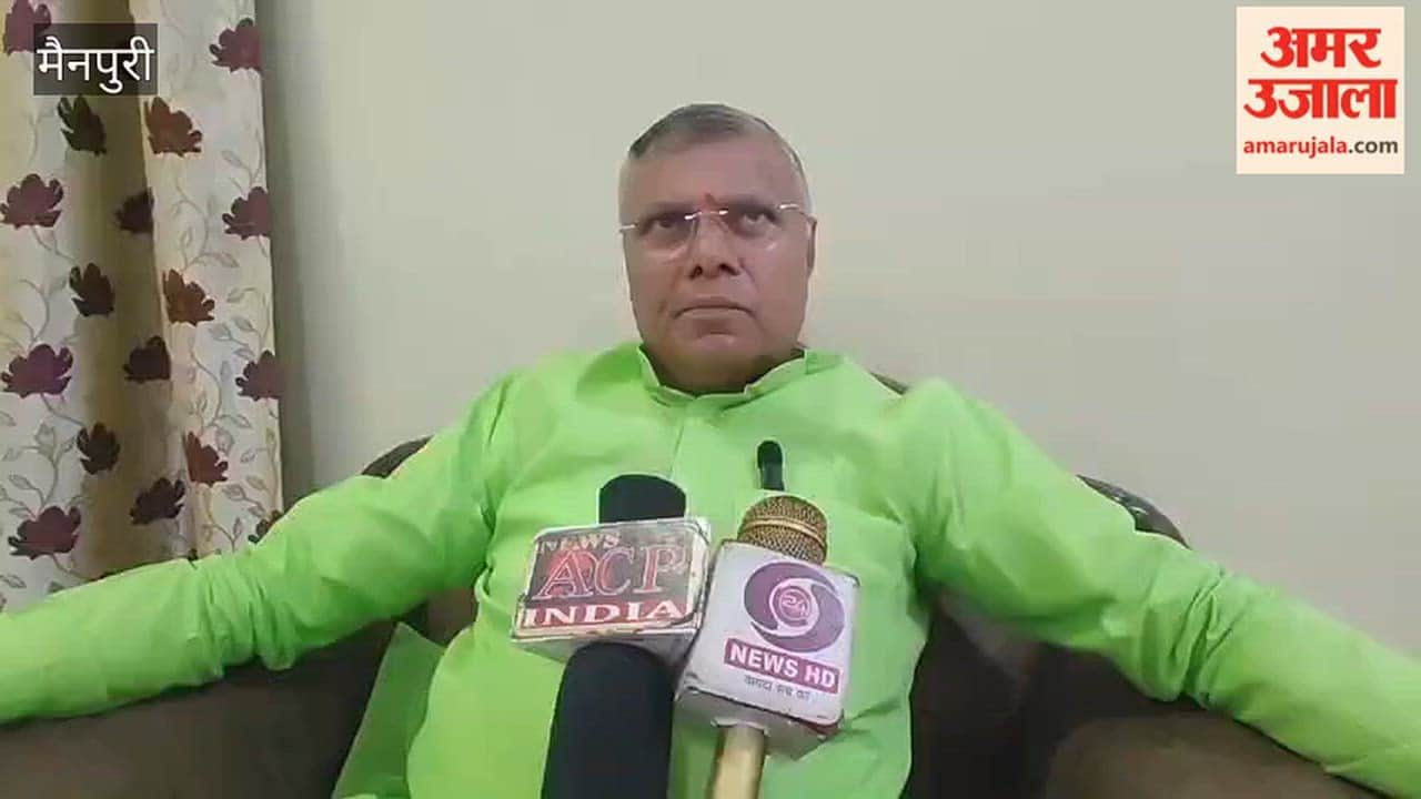 Minister Dharamveer Prajapati took aim at Samajwadi Party
