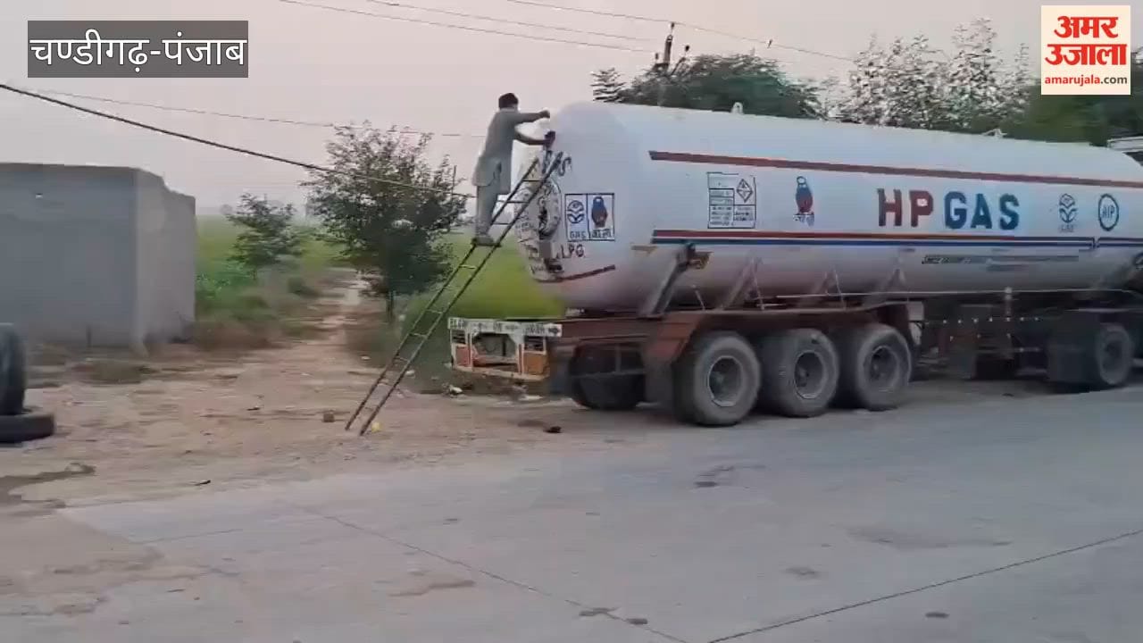 Gas tanker leaks in the middle of the road in Moga