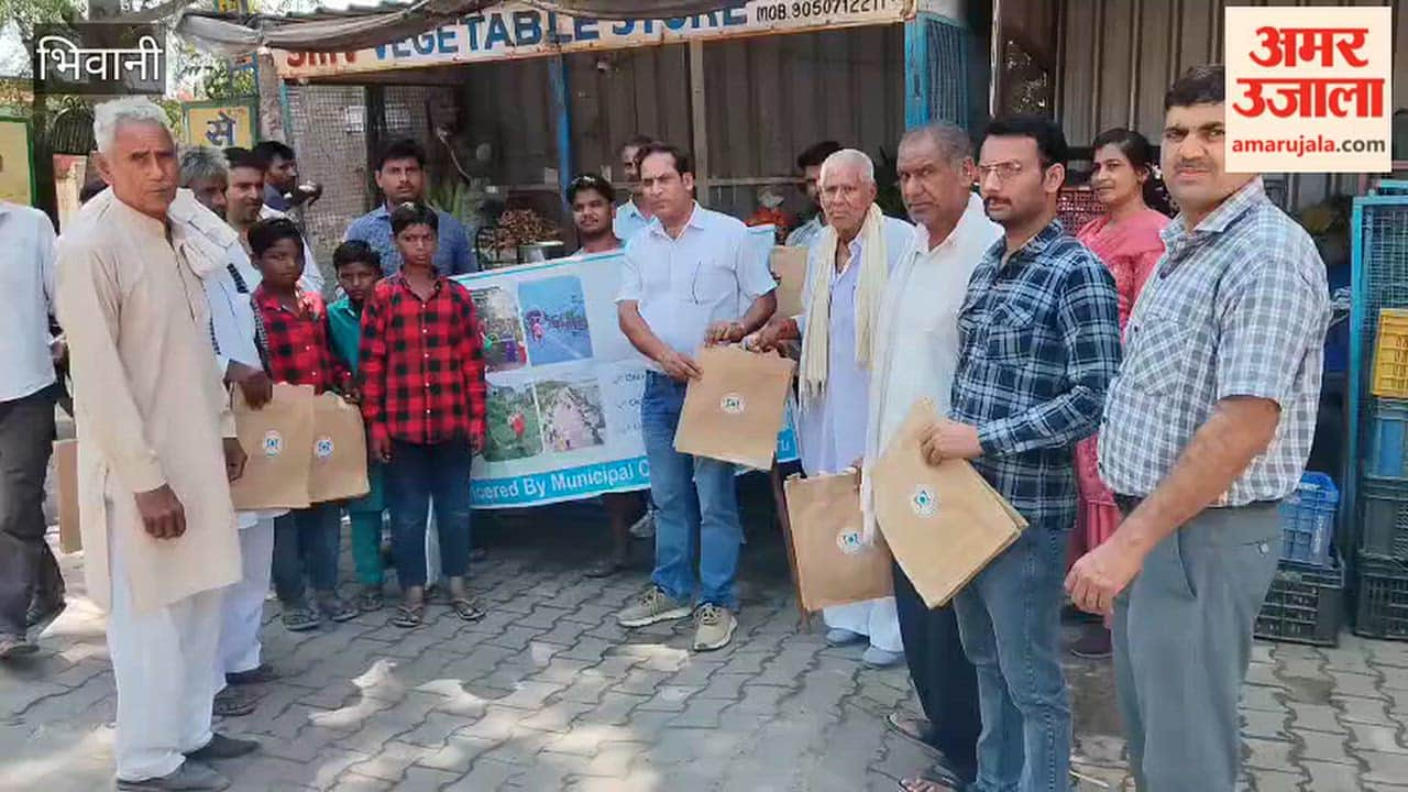 Awareness campaign against plastic in Loharu; jute bags distributed to street vendors